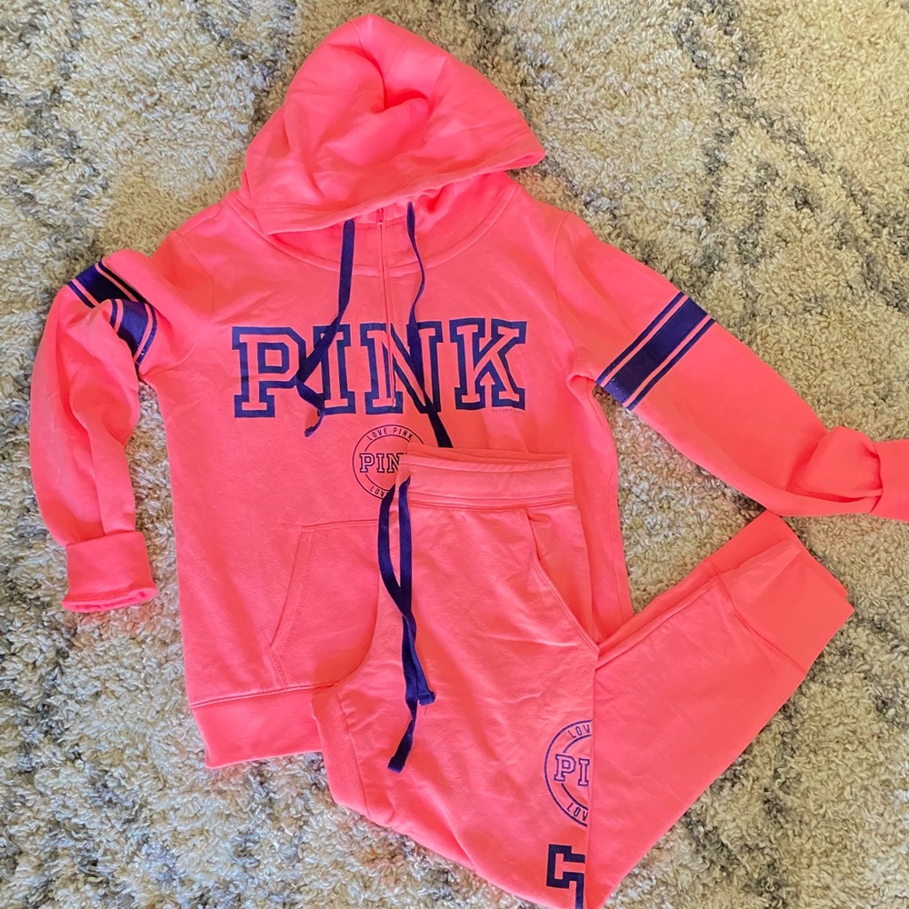 Victoria Secret Pink matching sweatsuit size Med